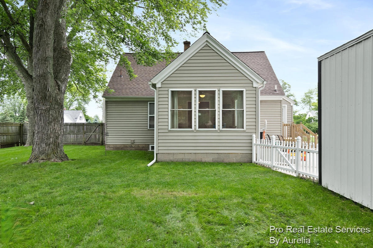 1114 Port Sheldon Street Jenison, MI 49428 - Photo 26 of 31 IMG_1025