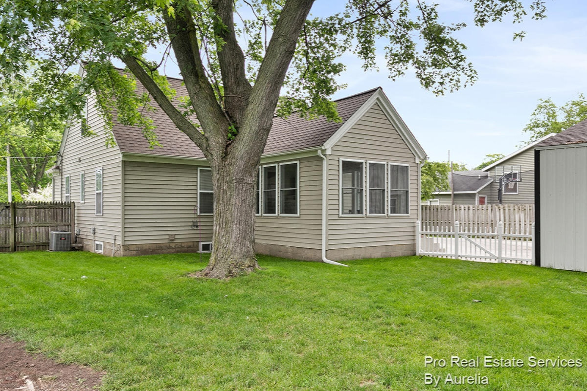 1114 Port Sheldon Street Jenison, MI 49428 - Photo 27 of 31 IMG_1026