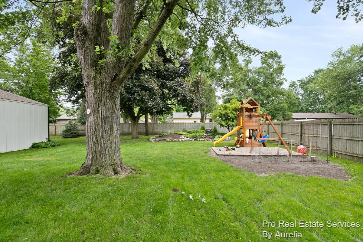 1114 Port Sheldon Street Jenison, MI 49428 - Photo 28 of 31 IMG_1027