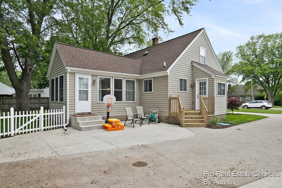 1114 Port Sheldon Street Jenison, MI 49428 - Photo 30 of 31 IMG_1029