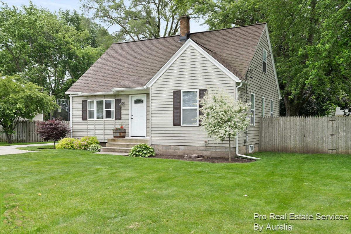 1114 Port Sheldon Street Jenison, MI 49428 - Photo 3 of 31 IMG_1002