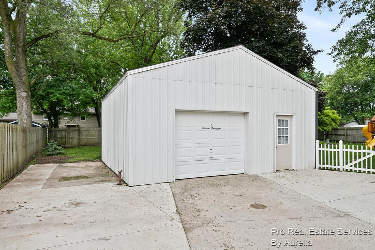 1114 Port Sheldon Street Jenison, MI 49428 - Photo 31 of 31 IMG_1030