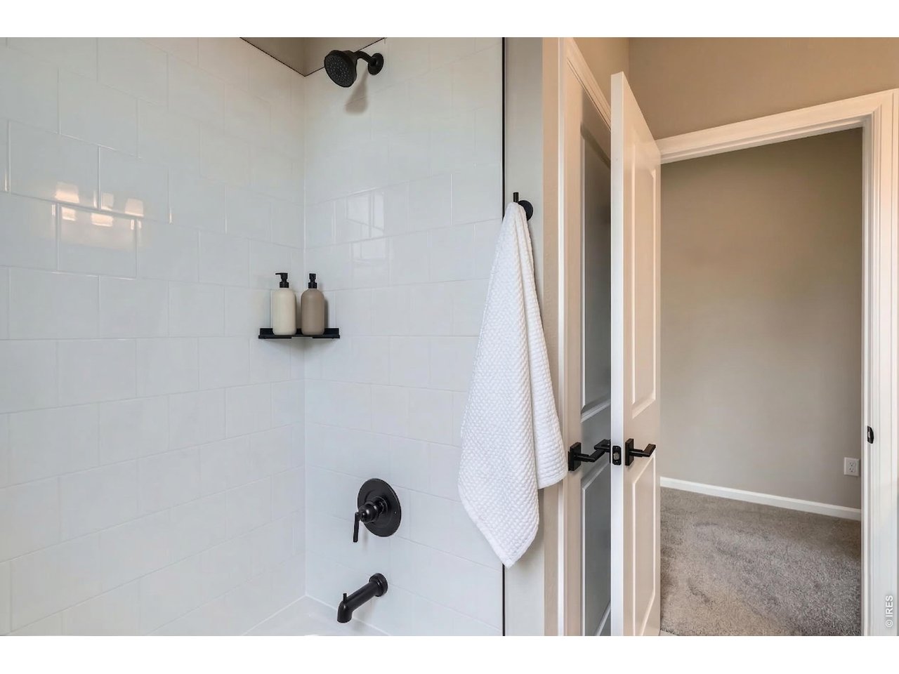 364 Rustic Barn Lane Berthoud, CO 80513 - Photo 21 of 40 Full Bathroom #3