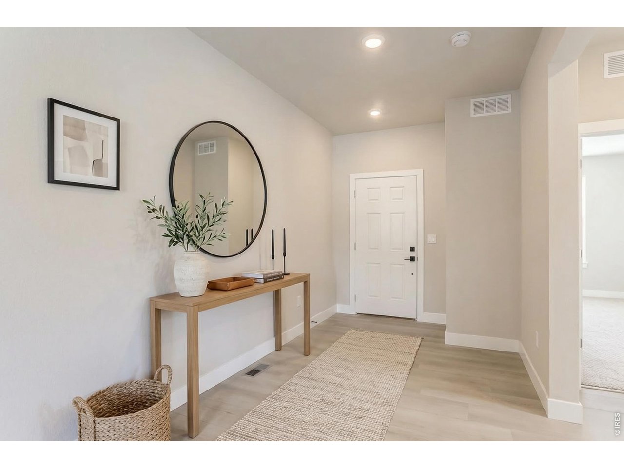 364 Rustic Barn Lane Berthoud, CO 80513 - Photo 2 of 40 Foyer