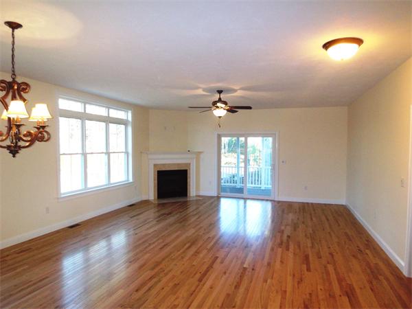 82 Red Maple Run, Unit 82 Norfolk, MA 02056 - Photo 4 of 17 Gallery Image 4