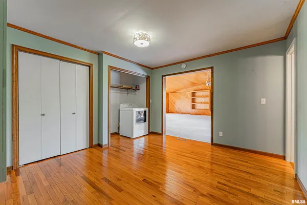 $239,000 | 102 Crestwood Drive, Lincoln, IL 62656