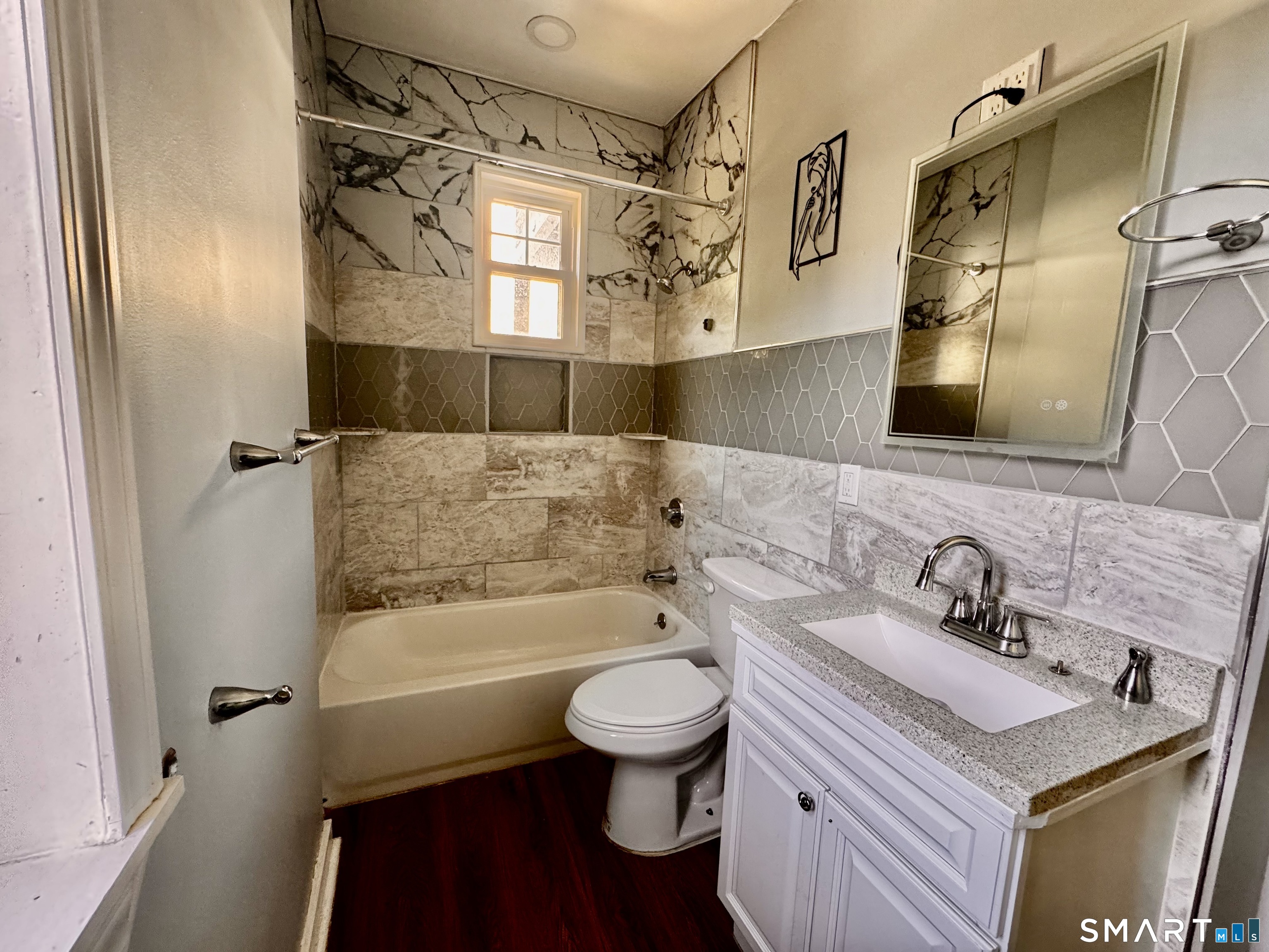 196 Russ Street Hartford, CT 06106 - Photo 6 of 22