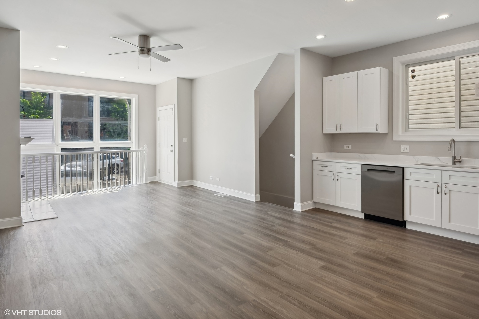 116 South Bell Avenue, Unit 1 Chicago, IL 60612 - Photo 10 of 30 a view of kitchen with wooden floor and electronic appliances