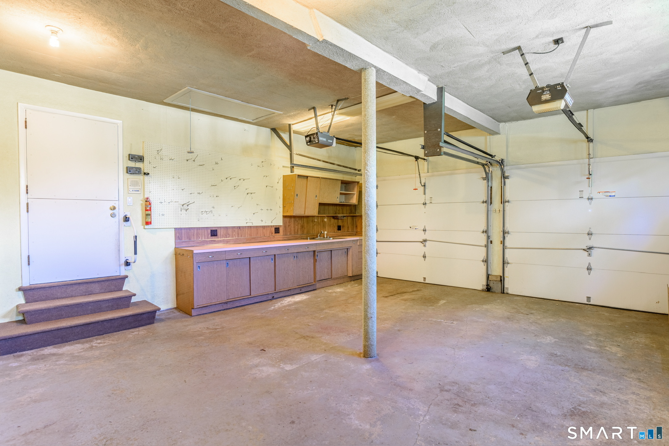 142 Williams Road Trumbull, CT 06611 - Photo 33 of 40