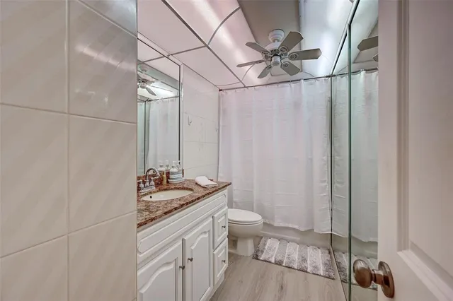 a view of outdoor space yard and porch