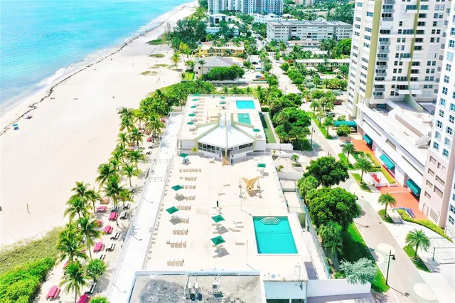 a store filled with lots of different kinds of flowers