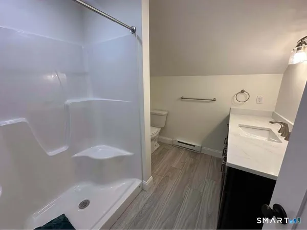 $2,200 | 309 Flanders Road, Unit 2, East Lyme, CT 06357