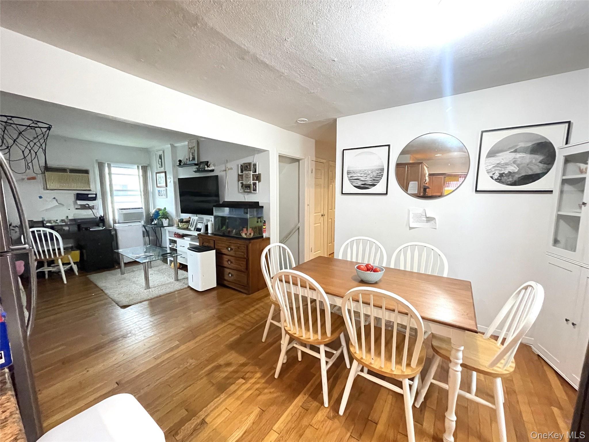 32 Edgewood Road Port Washington, NY 11050 - Photo 10 of 38 Gallery Image 10