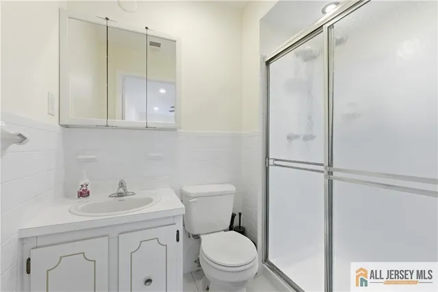 $425,000 | 133 Beverly Hills Terrace, Unit G, Woodbridge, NJ 07095