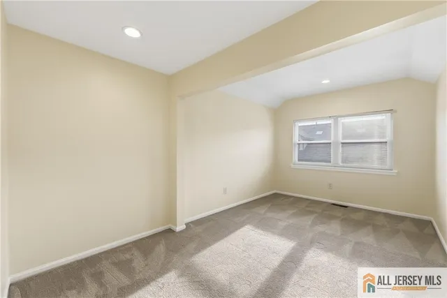 $425,000 | 133 Beverly Hills Terrace, Unit G, Woodbridge, NJ 07095