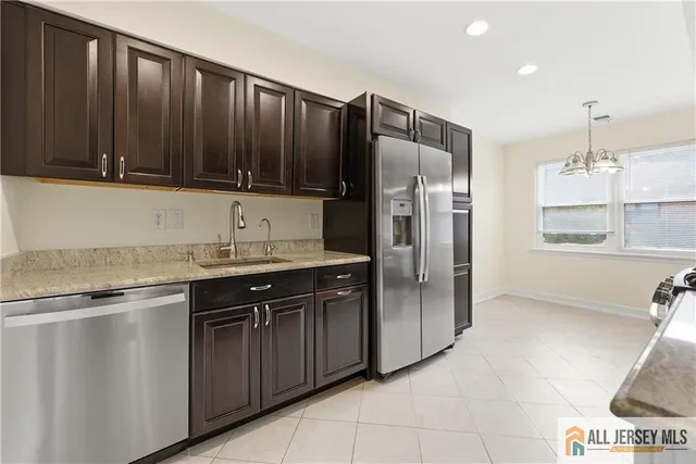 $425,000 | 133 Beverly Hills Terrace, Unit G, Woodbridge, NJ 07095