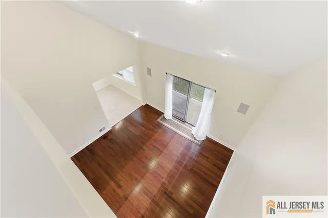 $425,000 | 133 Beverly Hills Terrace, Unit G, Woodbridge, NJ 07095