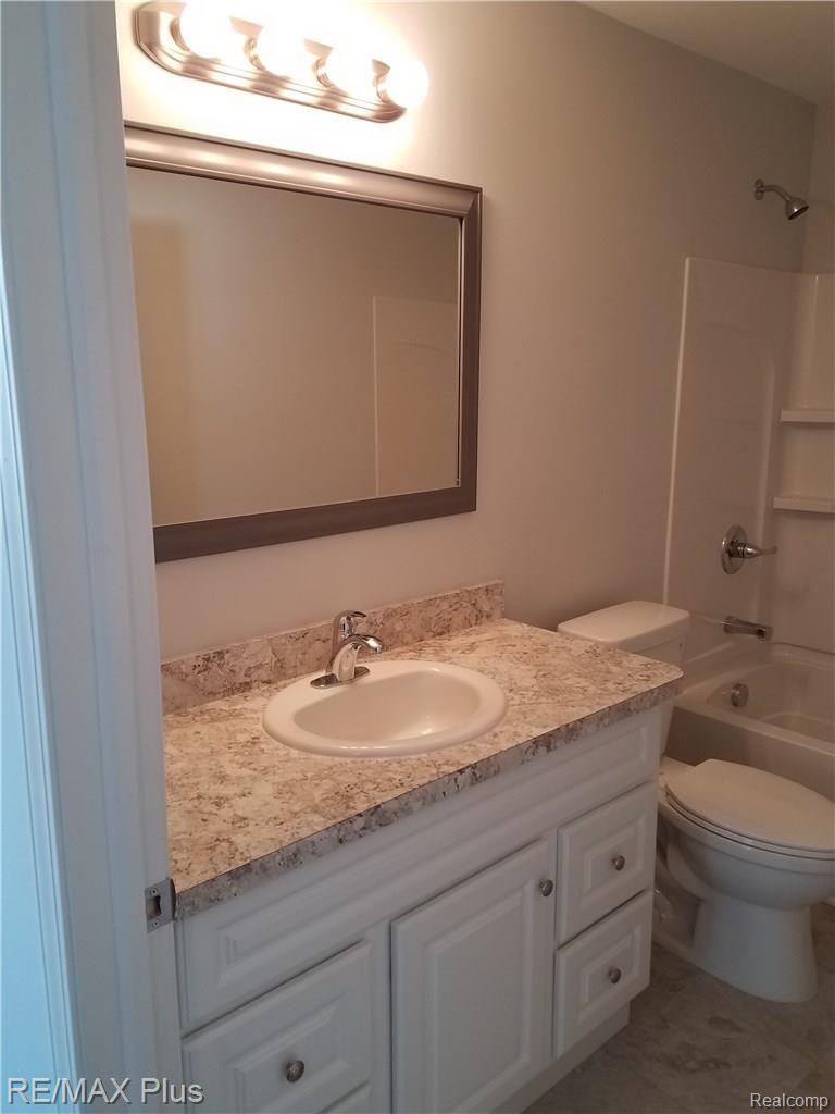 4538 Davison Road Lapeer, MI 48446 - Photo 21 of 34 4538 Davison - 14.jpg