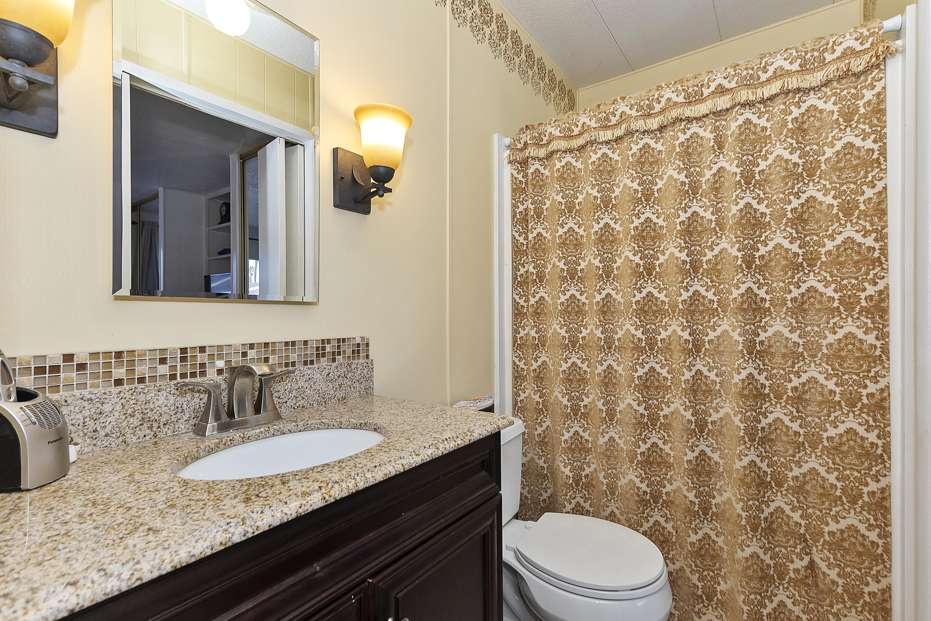 85 Athens Street Rancho Mirage, CA 92270 - Photo 18 of 27 021_Bathroom