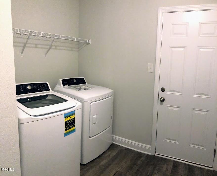 6268 Roxanne Way Biloxi, MS 39532 - Photo 12 of 25 Laundry room