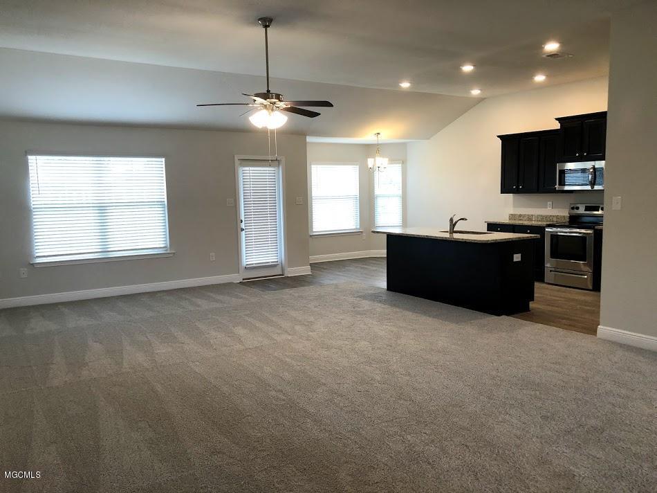 6268 Roxanne Way Biloxi, MS 39532 - Photo 9 of 25 Great room