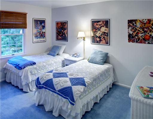 204 Springhouse Lane Pittsburgh, PA 15238 - Photo 11 of 18 Bedroom.