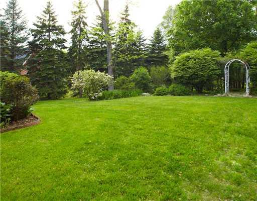 204 Springhouse Lane Pittsburgh, PA 15238 - Photo 17 of 18 Yard/Garden.