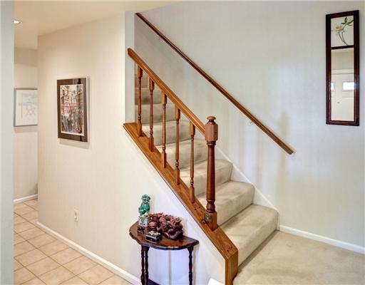 204 Springhouse Lane Pittsburgh, PA 15238 - Photo 8 of 18 Entry/Foyer.