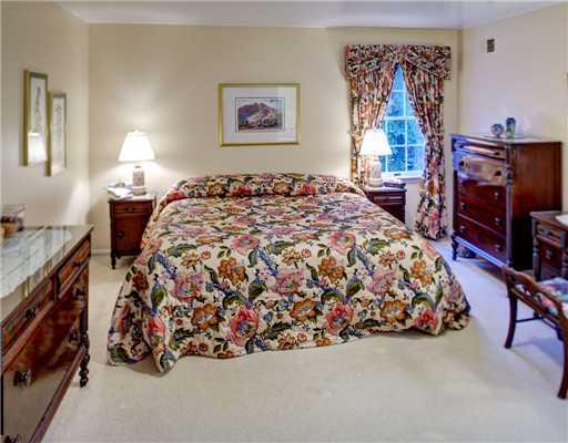 204 Springhouse Lane Pittsburgh, PA 15238 - Photo 9 of 18 Master Bedroom.