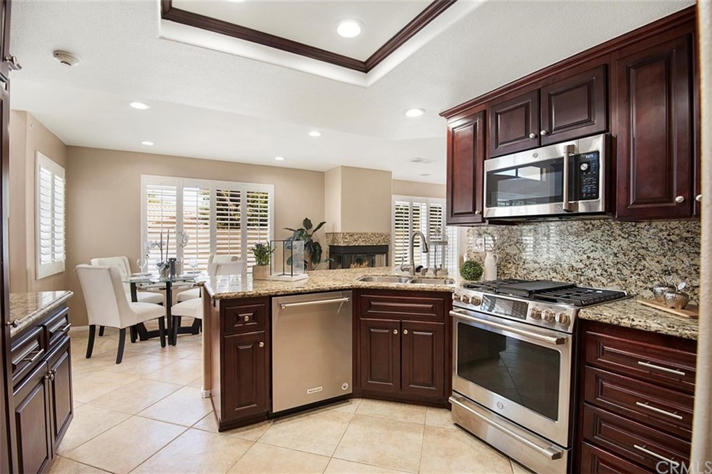 25307 Carson Way Stevenson Ranch, CA 91381 - Photo 5 of 17