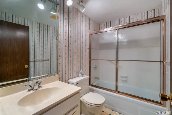 $219,900 | 228 Stepping Stone Lane, Orchard Park, NY 14127