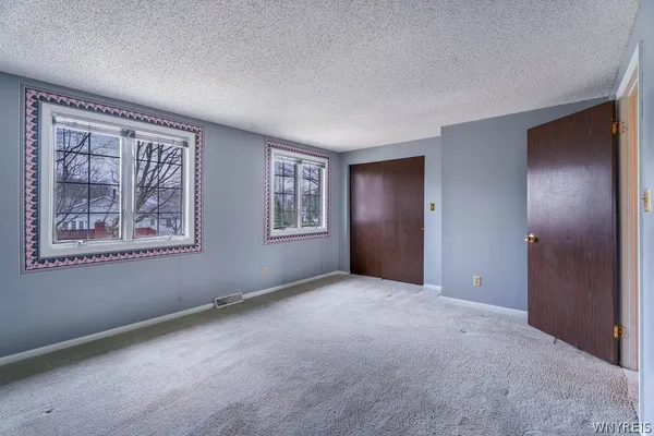 $219,900 | 228 Stepping Stone Lane, Orchard Park, NY 14127