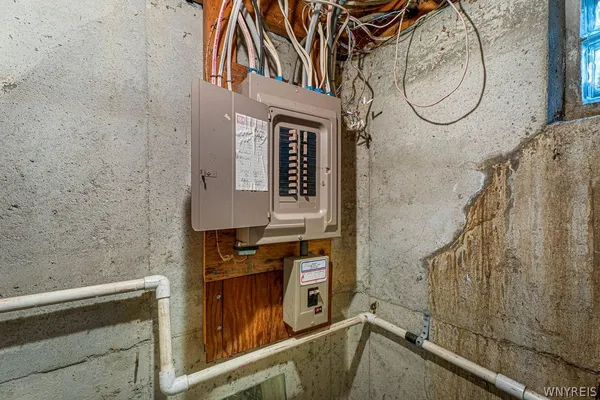 $219,900 | 228 Stepping Stone Lane, Orchard Park, NY 14127