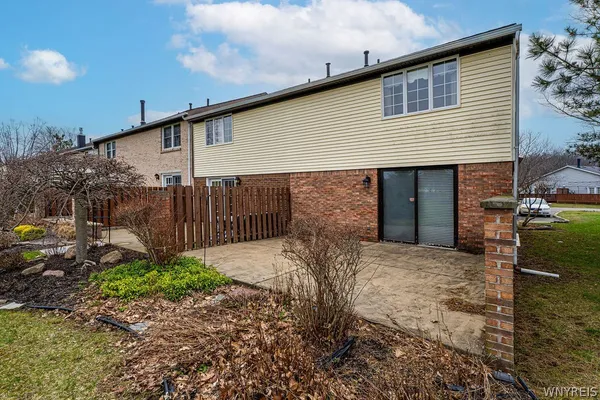 $219,900 | 228 Stepping Stone Lane, Orchard Park, NY 14127