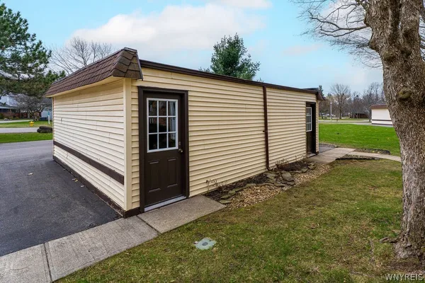 $219,900 | 228 Stepping Stone Lane, Orchard Park, NY 14127