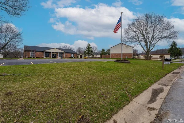 $219,900 | 228 Stepping Stone Lane, Orchard Park, NY 14127