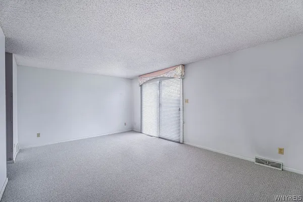 $219,900 | 228 Stepping Stone Lane, Orchard Park, NY 14127