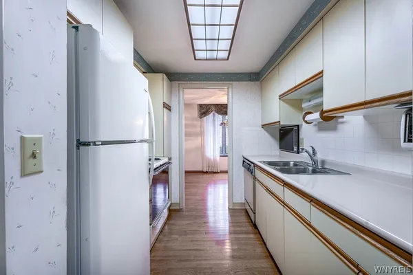 $219,900 | 228 Stepping Stone Lane, Orchard Park, NY 14127