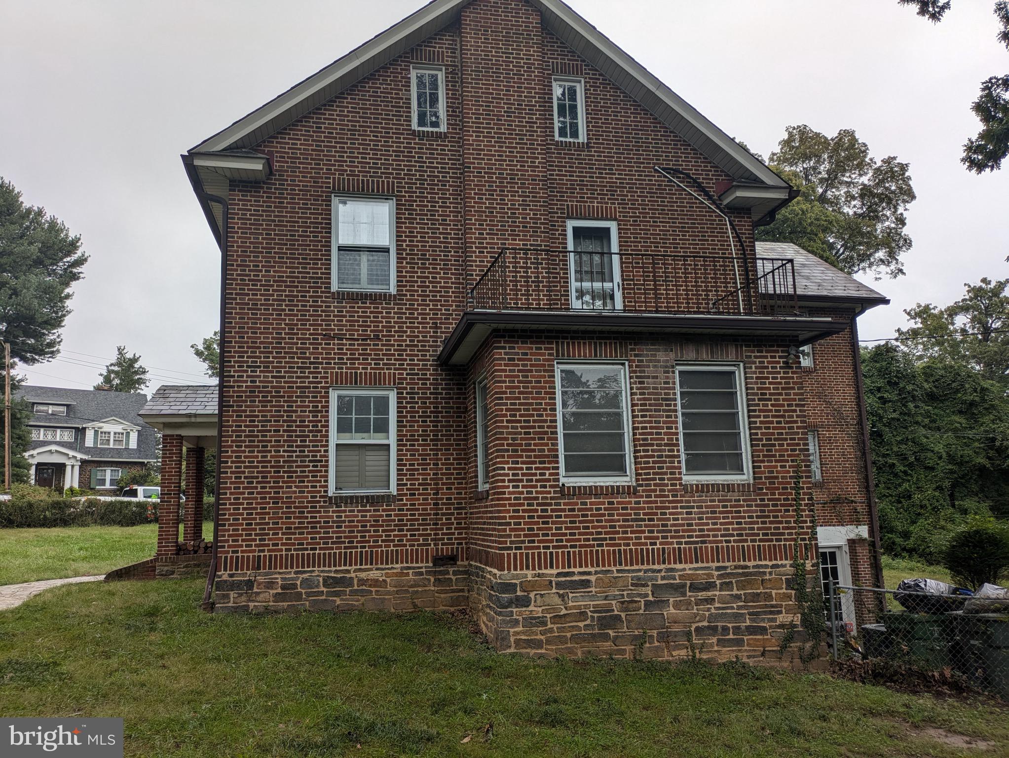 4610 Cedar Garden Road Baltimore, MD 21229 - Photo 3 of 80