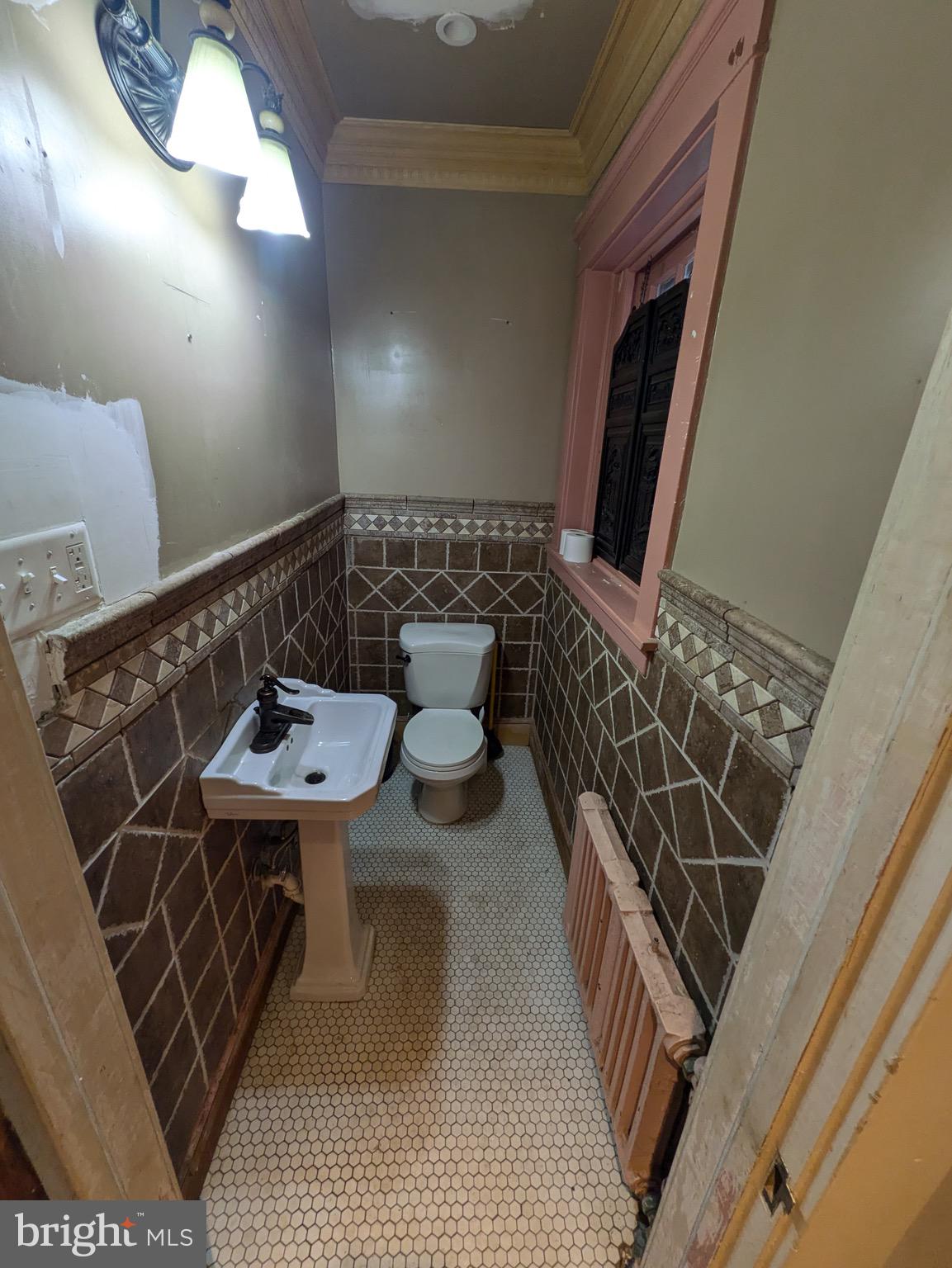 4610 Cedar Garden Road Baltimore, MD 21229 - Photo 33 of 80
