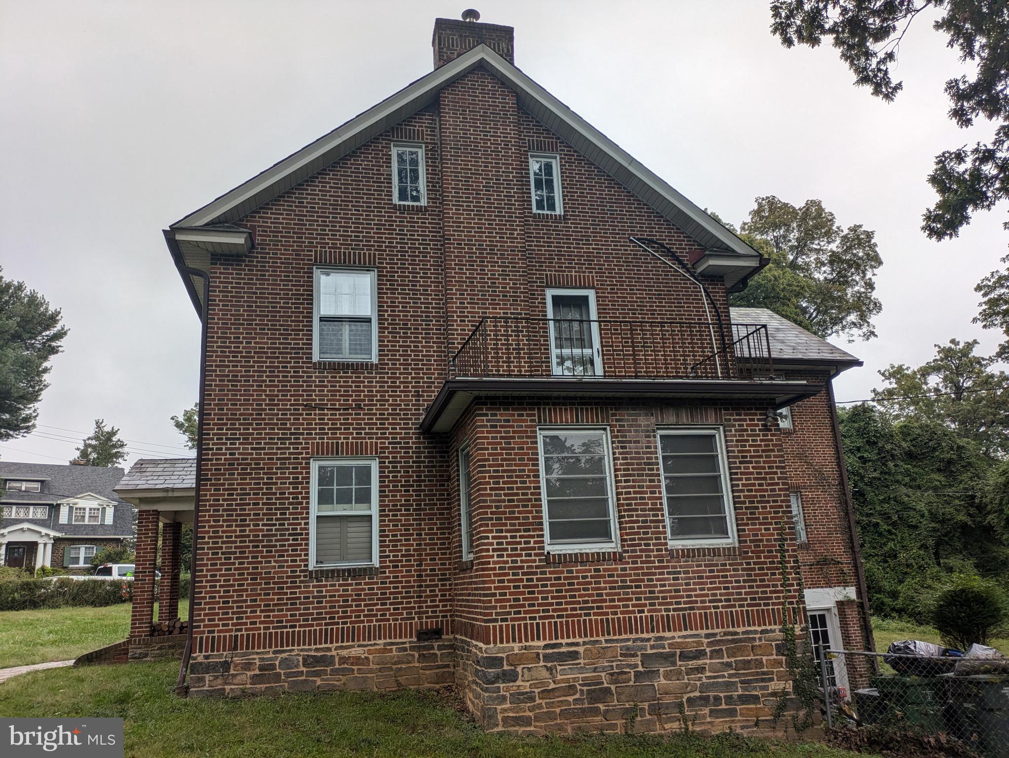 4610 Cedar Garden Road Baltimore, MD 21229 - Photo 4 of 80