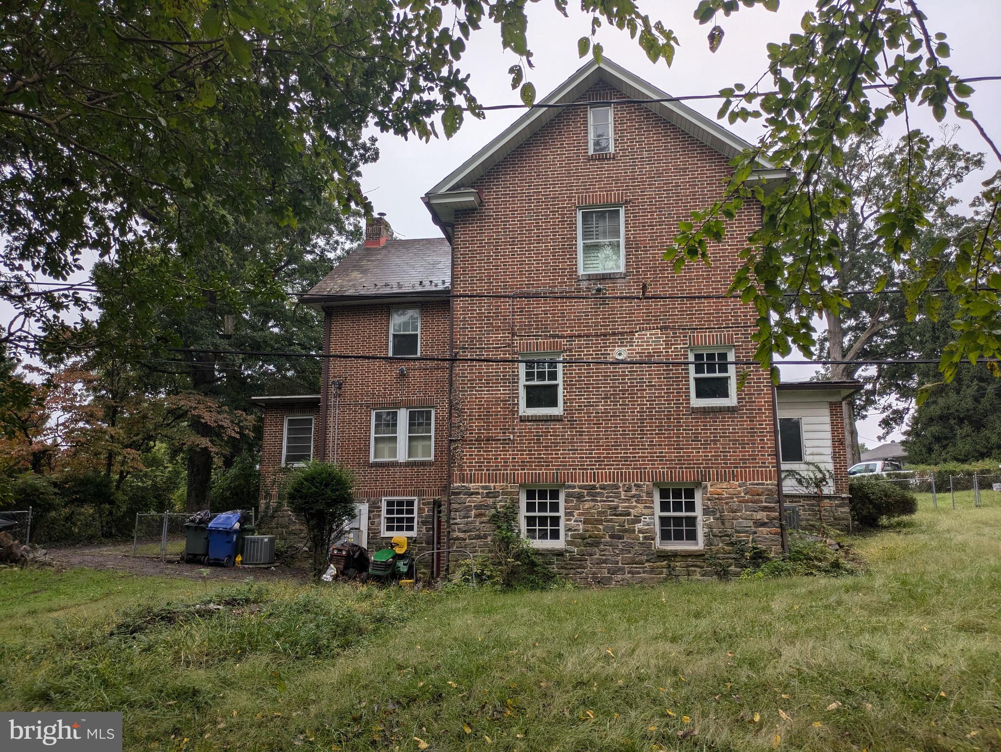 4610 Cedar Garden Road Baltimore, MD 21229 - Photo 6 of 80