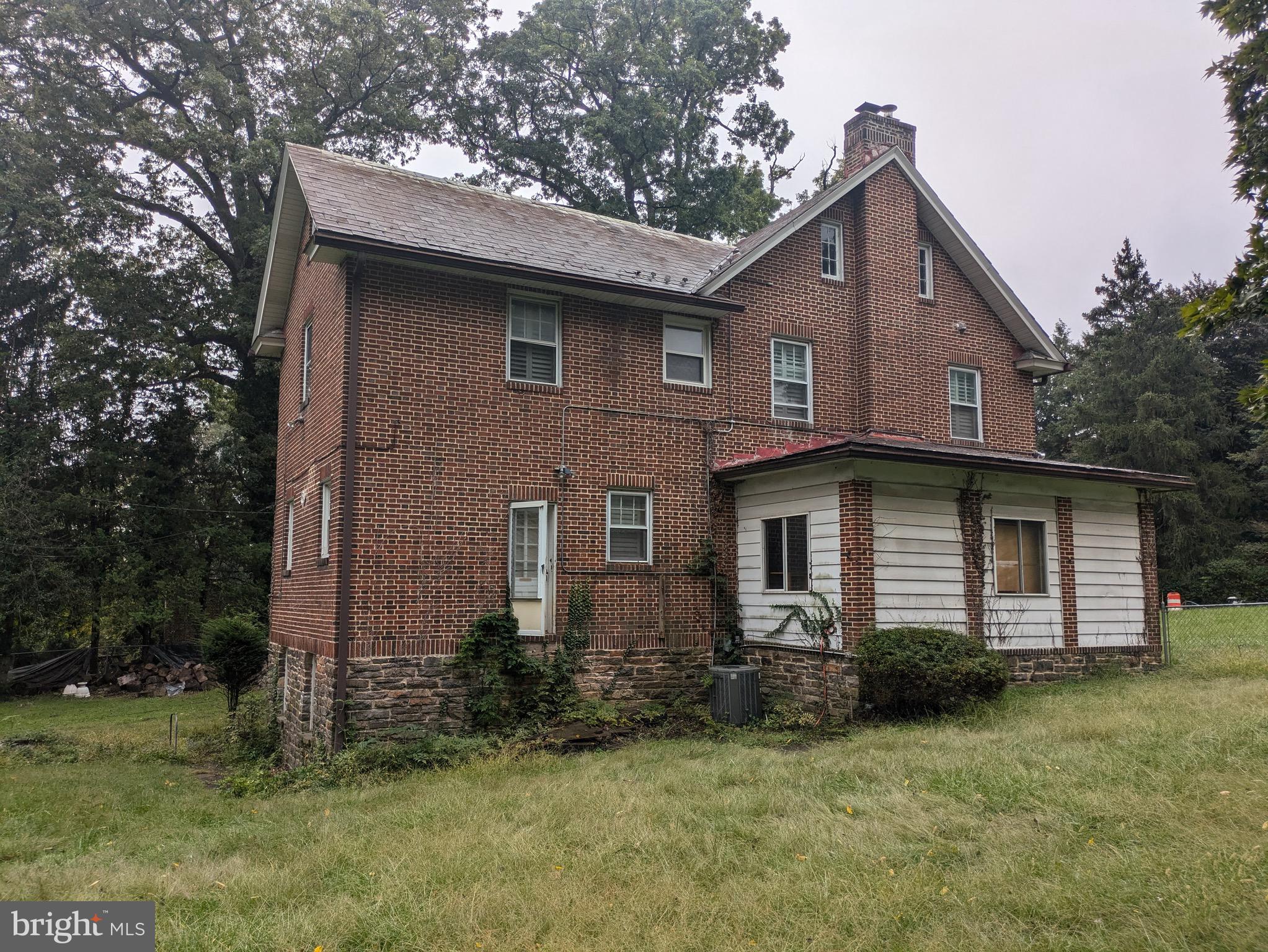 4610 Cedar Garden Road Baltimore, MD 21229 - Photo 8 of 80