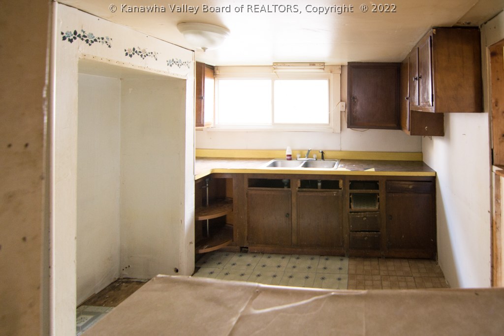 208 Straight Street Ripley, WV 25271 - Photo 12 of 24 Gallery Image 12