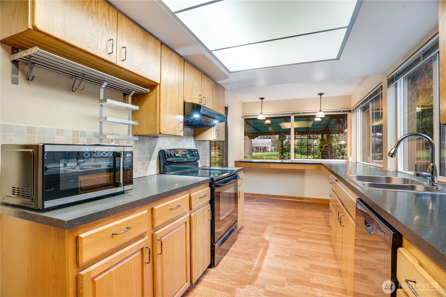 1361 Bel Air Road Tacoma, WA 98406 - Photo 13 of 36