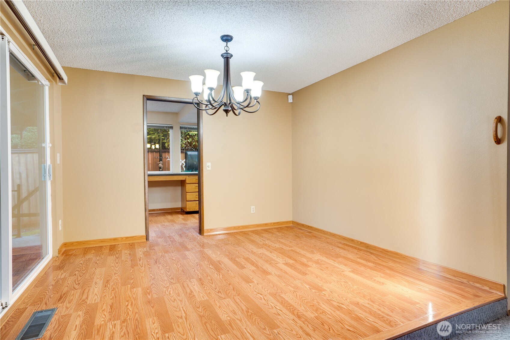 1361 Bel Air Road Tacoma, WA 98406 - Photo 10 of 36