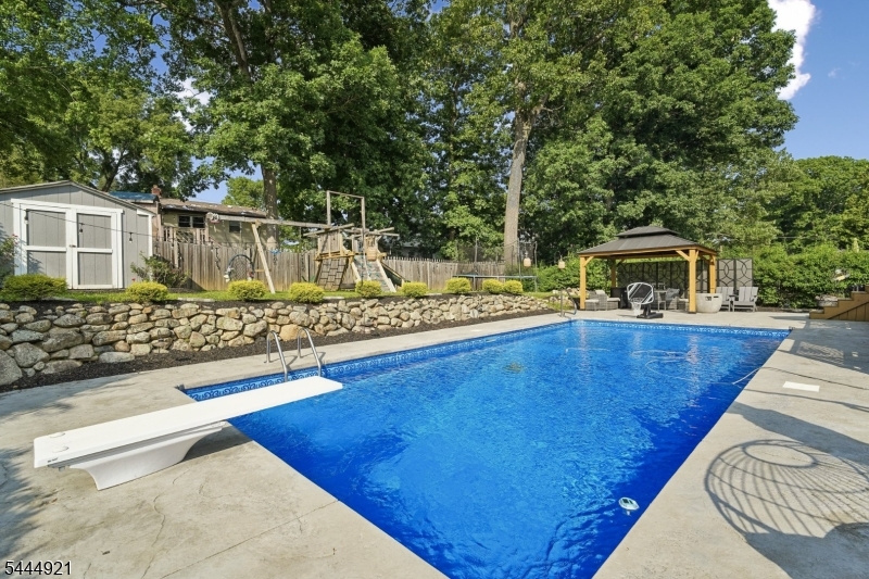 22 Summit Road Oak Ridge, NJ 07438 - Photo 27 of 32
