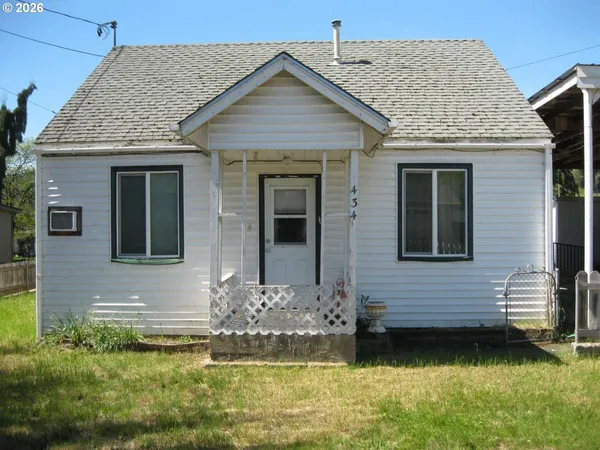 $204,900 | 434 Northeast Neal Lane, Myrtle Creek, OR 97457