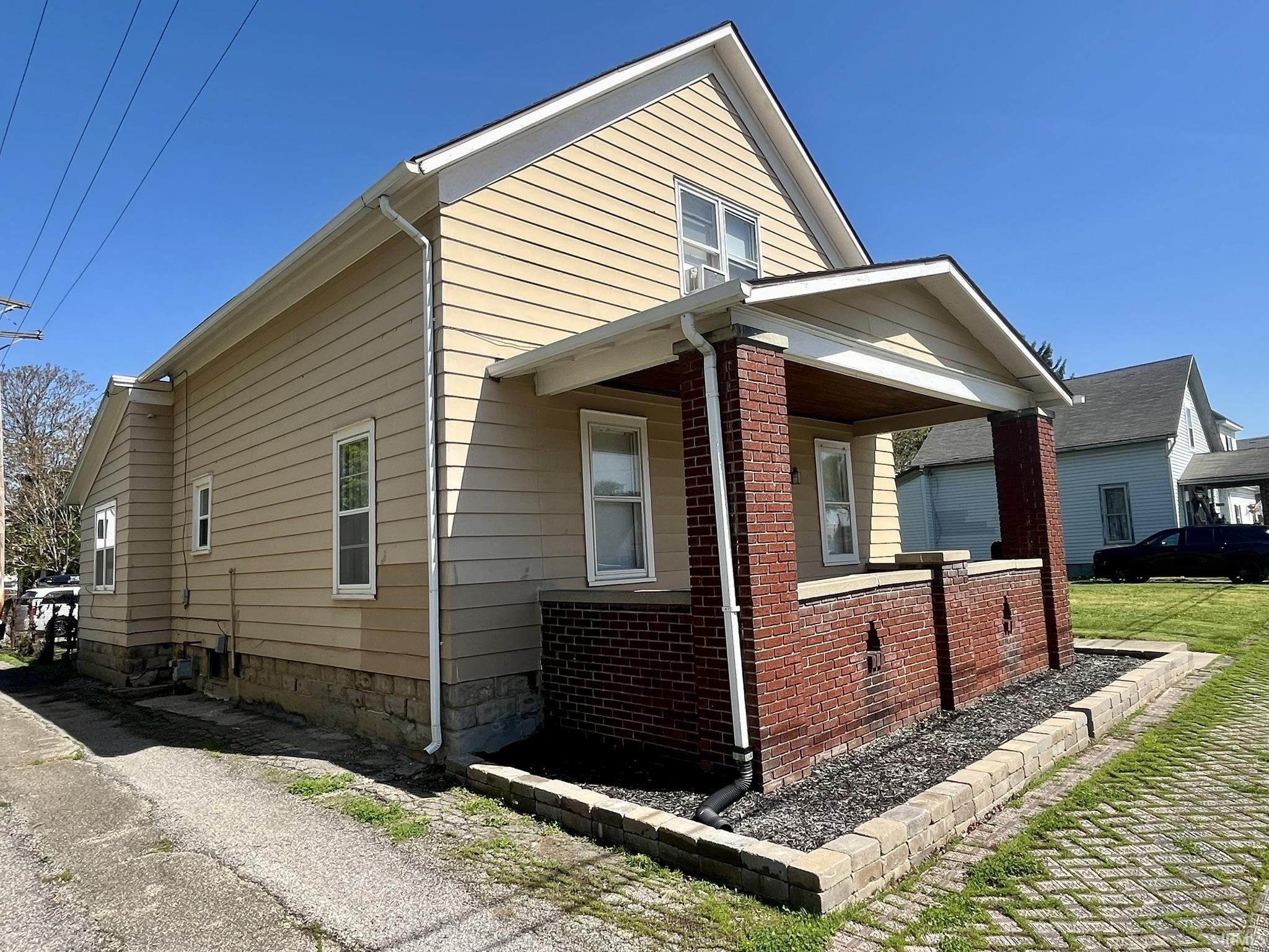 68 West 7th Street Peru, IN 46970 - Photo 4 of 25