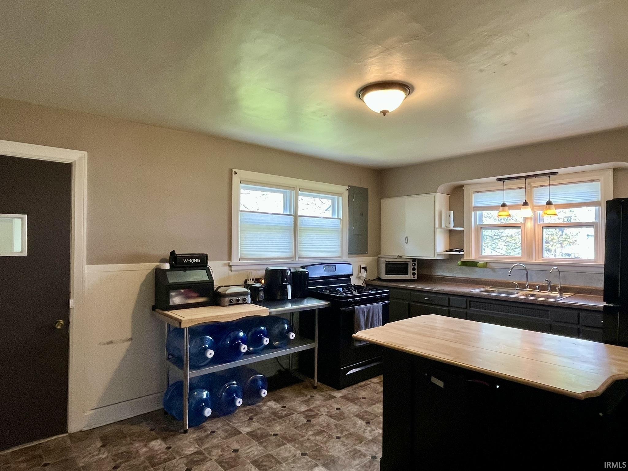 68 West 7th Street Peru, IN 46970 - Photo 8 of 25
